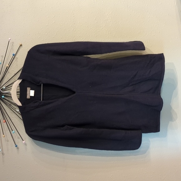 Tommy Bahama 100% Cashmere Pullover Sweater V-Neck Small 4/6 Quiet Luxury - Picture 1 of 13